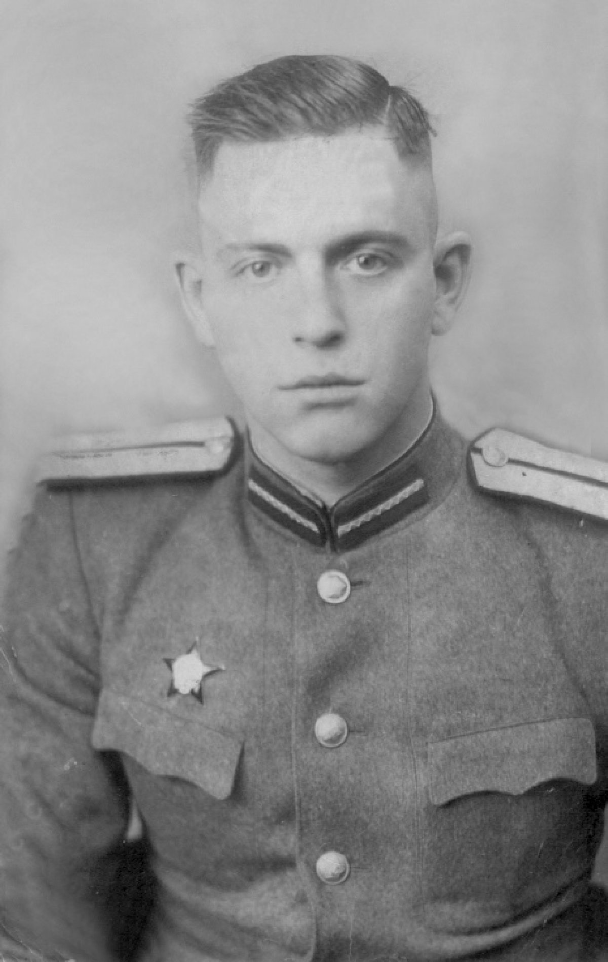 Лев Владимирович Рубан, старший преподаватель кафедры немецкого языка АГУ. Лев Владимирович Рубан, старший преподаватель кафедры немецкого языка АГУ.