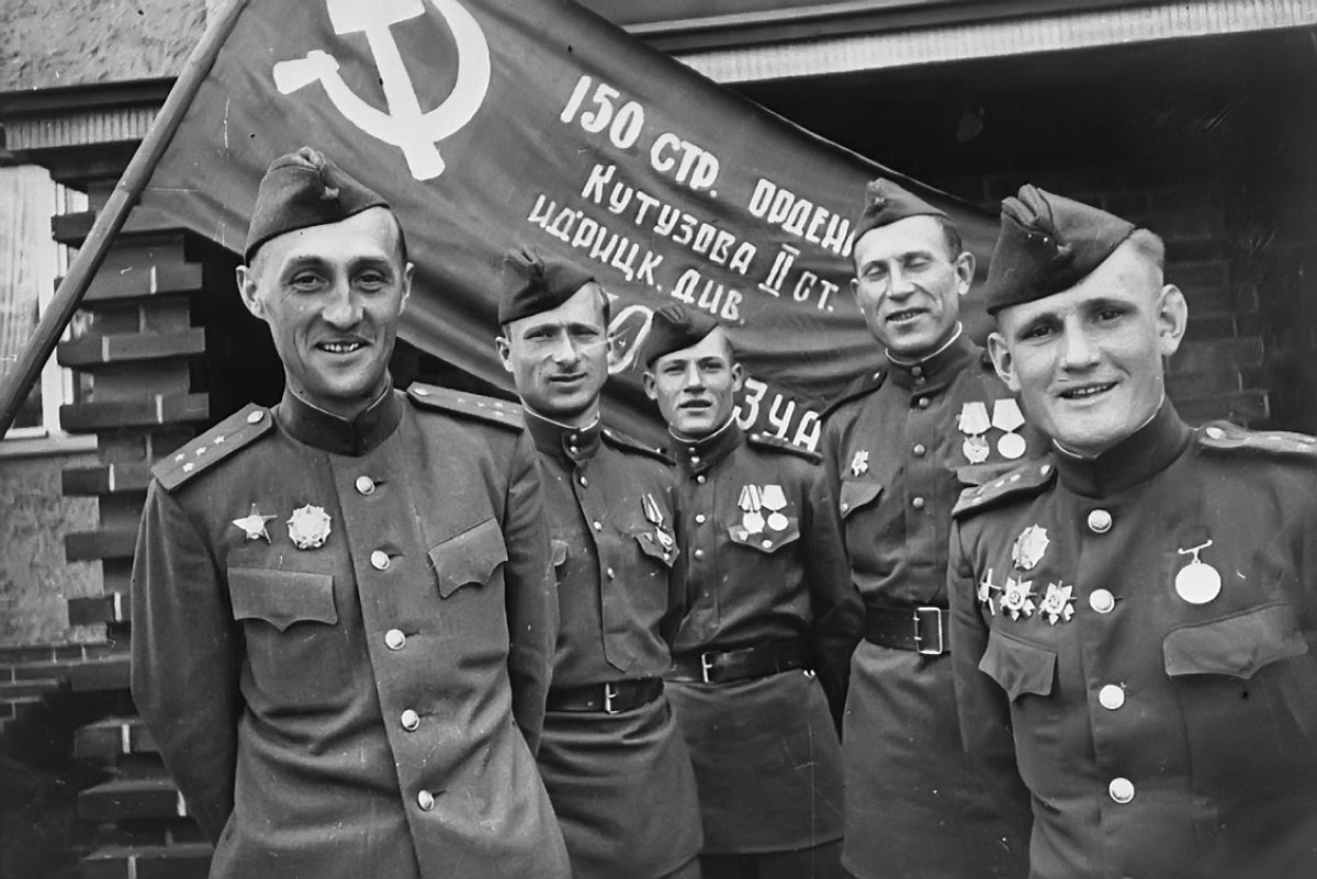 🌟 «30 апреля 1945 года навсегда вошло в историю человечества как день, когда над поверженным рейхстагом взвилось красное Знамя Победы...»