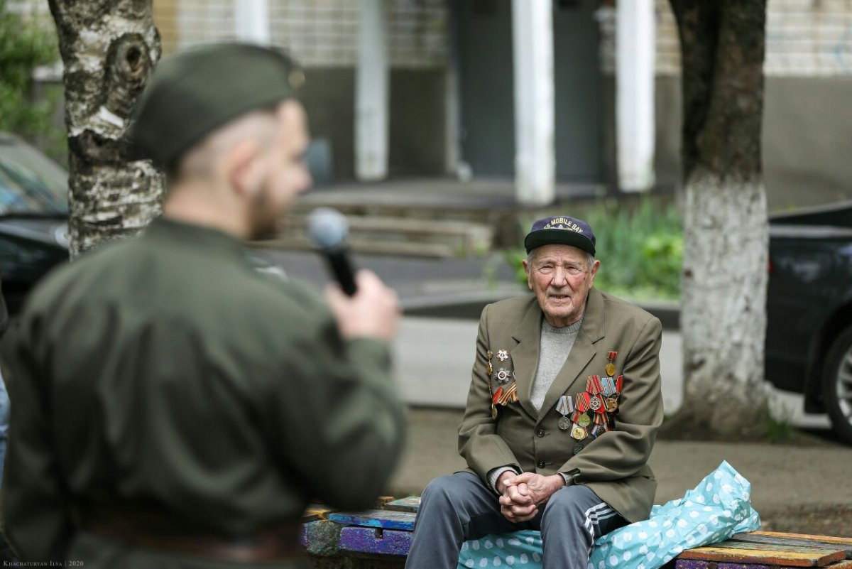 , в День Победы твои коллеги поздравили ветеранов ВОВ, организовав для них праздничный концерт🎤🎸🔥🌷.