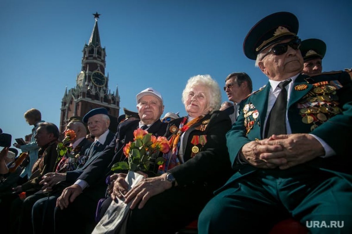 Парад Победы на красной площади ветераны