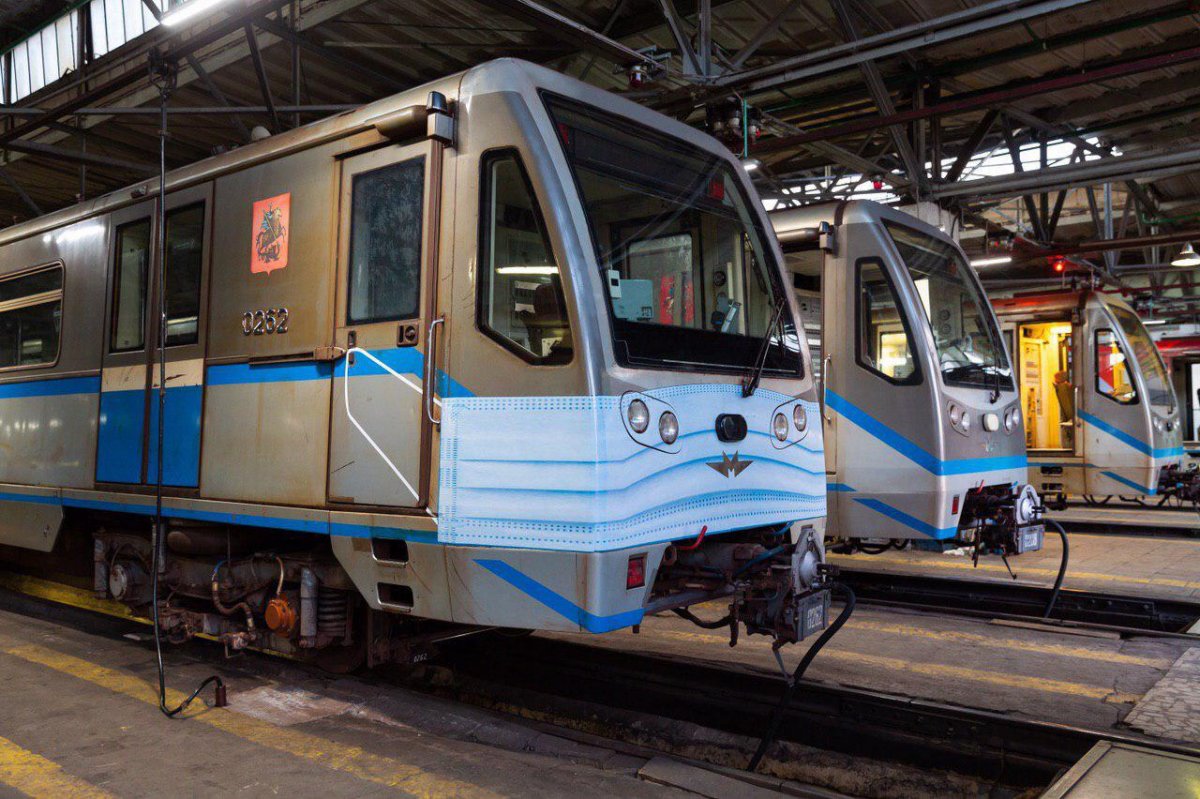 На кольцевой линии метро теперь можно увидеть вот такой поезд