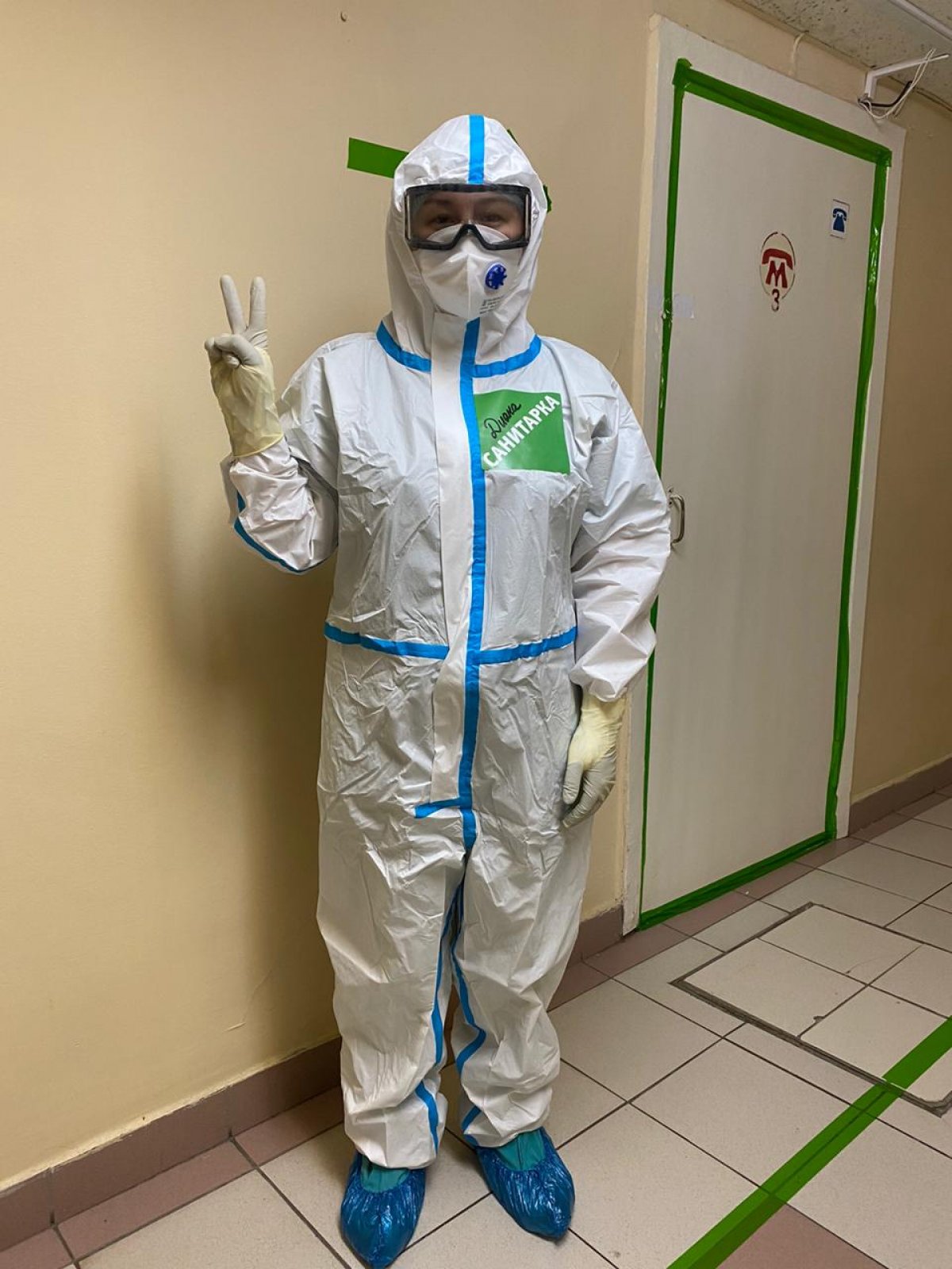 фото медиков в костюме от коронавируса