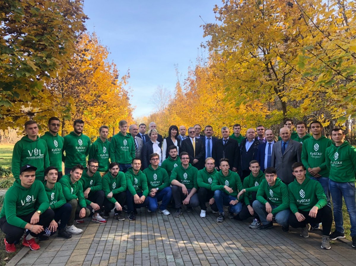 С днём рождения, волонтерский центр! 🎉🎉🎉 С днём рождения, волонтерский центр! 🎉🎉🎉