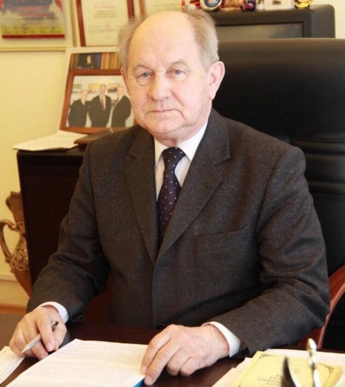 Сегодня очень важный для нашей академии день. 11 июня – день рождения Николая Николаевича Гриценко, Президента Академии труда и социальных отношений. И сегодня ему бы исполнился 91 год…