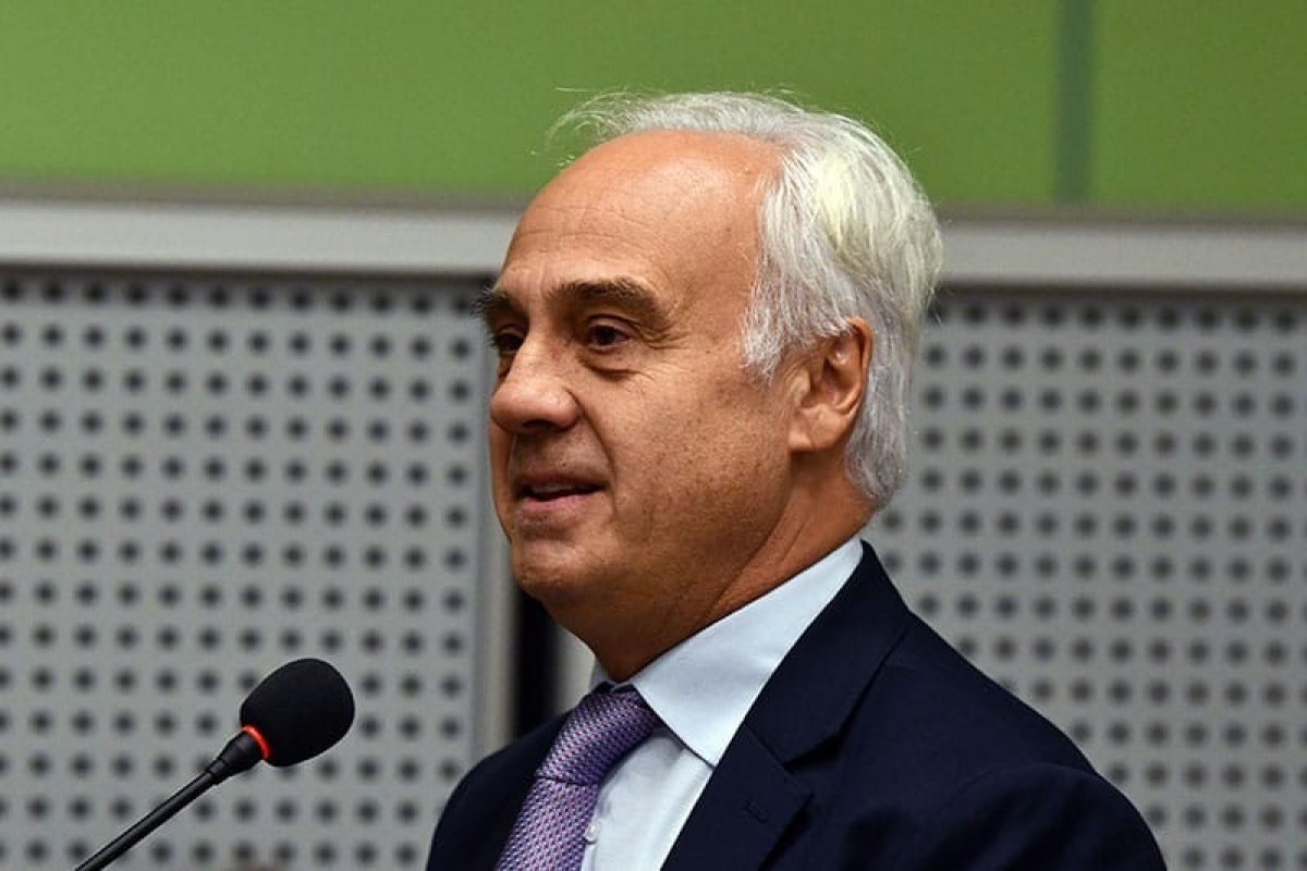 Университет опубликовал сборник лекций Посла Испании в России (2008–2011) Хуана Антонио Марка «На пути к "единому человечеству"»📕