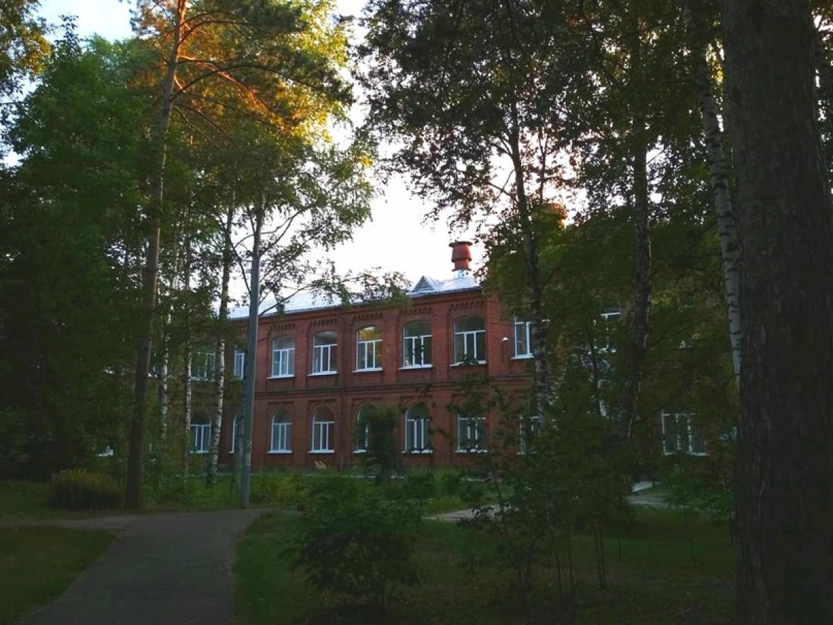 Мы получили от вас много позитивных откликов 😄 о виртуальной экскурсии с рассказом о здании факультетских клиник СибГМУ в рамках проекта «Университетские субботы». На этом путешествия по окрестностям вуза не заканчиваются!