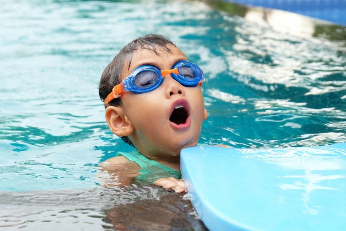 💡 Методические подходы ученых ВятГУ помогут детям с расстройством аутистического спектра обучаться плаванию и социализироваться