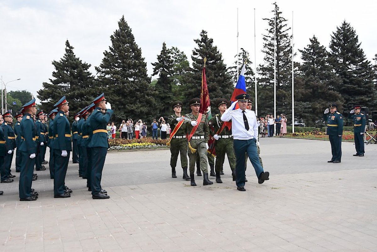 08 июля 2020 года в 9-00 в состоится церемония вручения выпускникам дипломов с отличием и дипломов выпускникам Учебного Военного Центра 08 июля 2020 года в 9-00 в состоится церемония вручения выпускникам дипломов с отличием и дипломов выпускникам Учебного Военного Центра