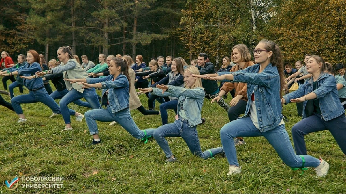 Хм, йогой заняться, английский подучить или сходить на онлайн-концерт? Выбирай самое интересное из нашей новой подборки занятий на выходные 🎉