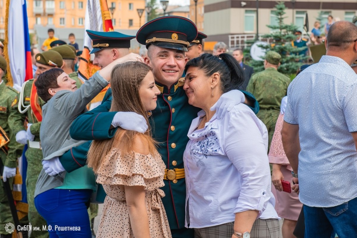 ТОРЖЕСТВЕННОЕ ВРУЧЕНИЕ ДИПЛОМОВ ВЫПУСКНИКАМ ВУЦ