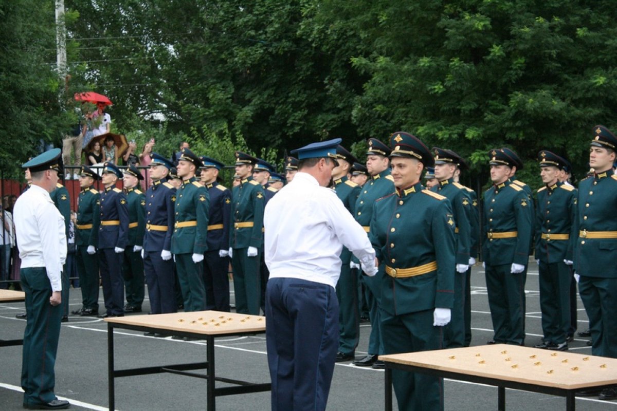 🎉Сегодня в Таганроге состоялось торжественное мероприятие, посвященное выпуску лейтенантов из военного учебного центра при ЮФУ.