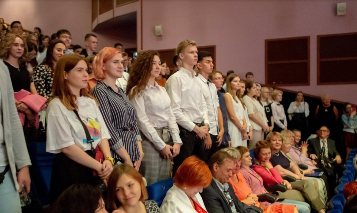 Хотите стать специалистом в области таможенного дела и внешнеэкономической деятельности? Выбирайте Международное таможенное сотрудничество.