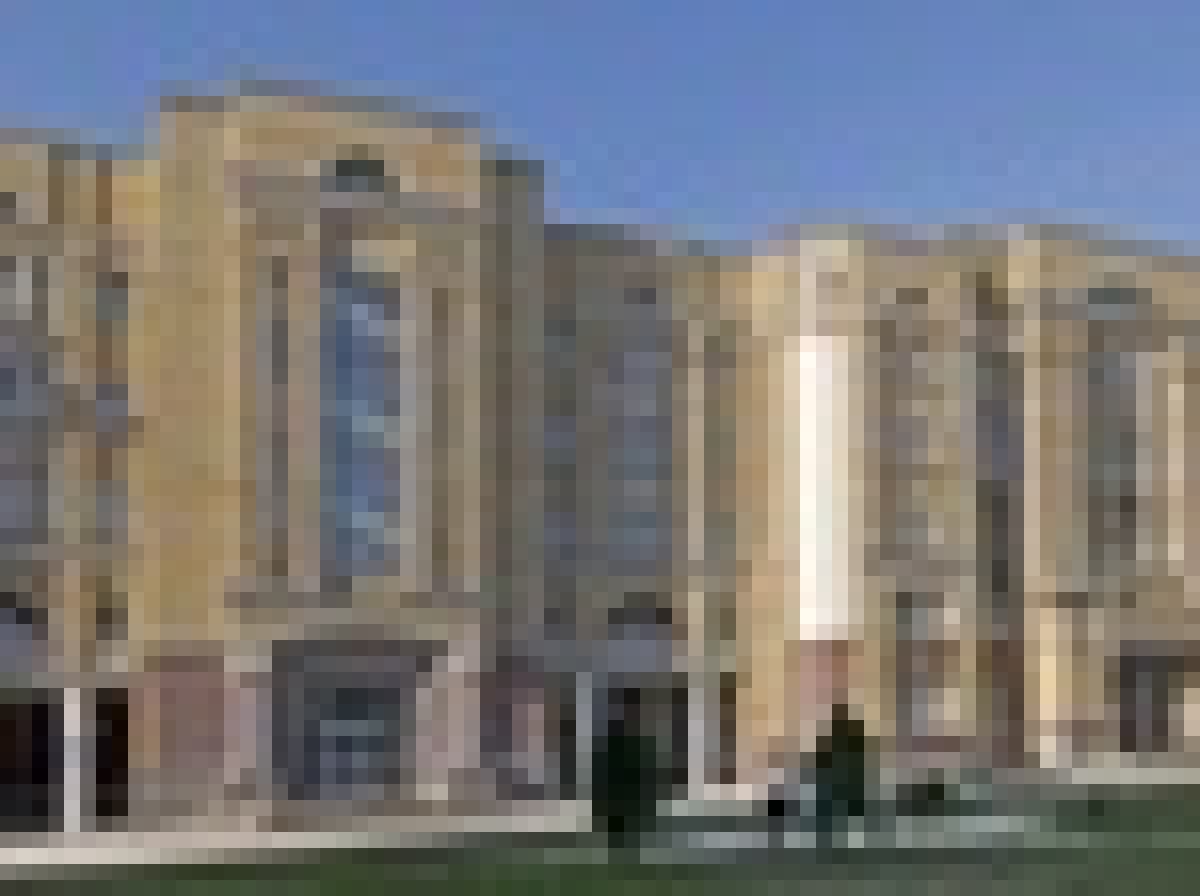 Студенты-переводчики готовят университетскую олимпиаду по иностранным языкам Студенты-переводчики готовят университетскую олимпиаду по иностранным языкам