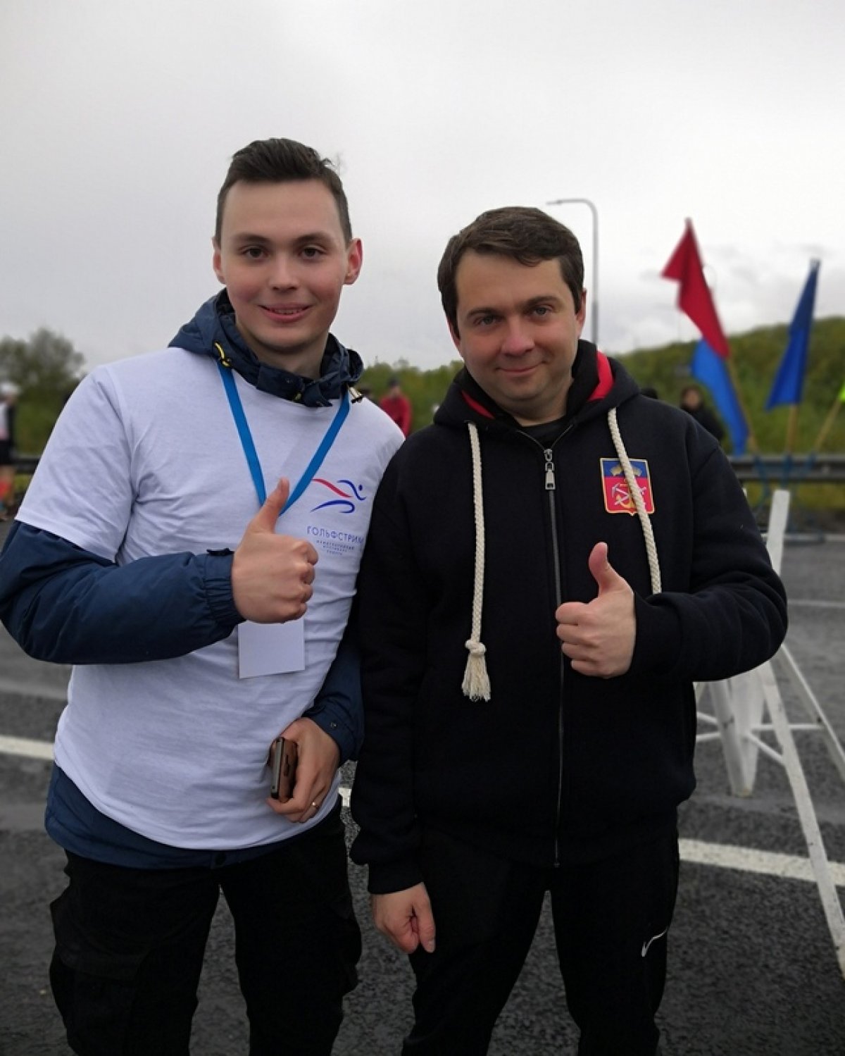 Уезжать или нет? — этот вопрос сегодня решают сотни мурманских мальчишек и девчонок… О том, почему же все-таки МГТУ, спросили у Ильи Лепковича, студента второго курса Института «Морская академия»