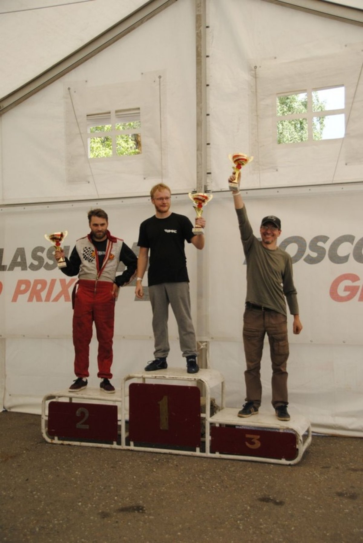 🏁 Автогонщики Центра "Вектор" показали высший пилотаж на Международном чемпионате по кольцевым гонкам!