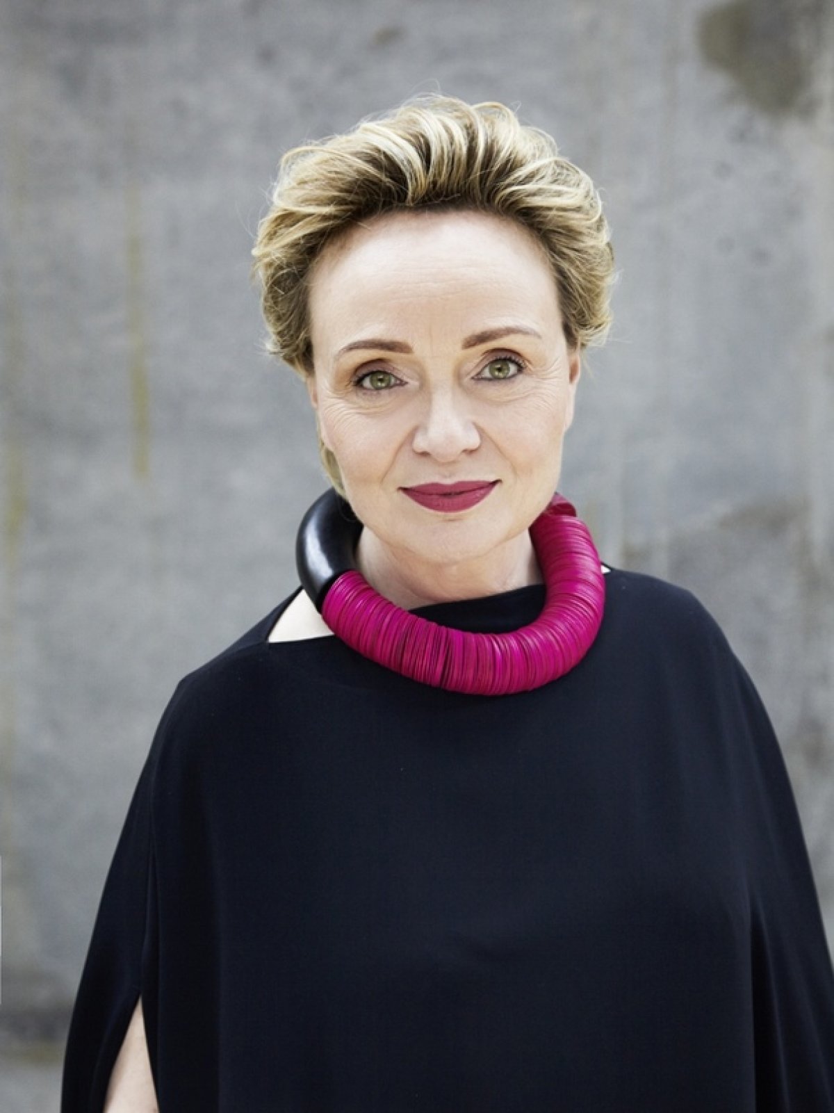 Отель «Астория» объявляет конкурс среди художников и дизайнеров на создание художественных образов, отражающих дух и стиль легендарного петербургского отеля, построенного по проекту архитектора Фёдора Лидваля в 1911-1912 гг.!