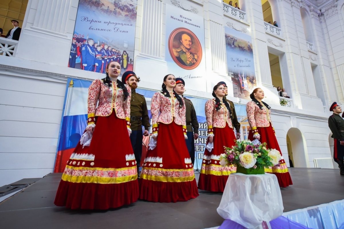 ПЕЛА И ПЛЯСАЛА «СТУДЕНЧЕСКАЯ ВЕСНА»