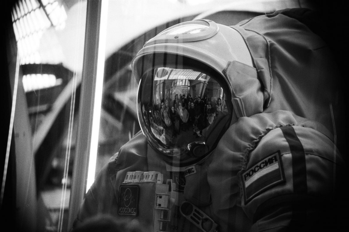 «Космос нас ждёт. Космос нас любит. Космос живёт в каждой из судеб», - спел когда-то Юрий Каплан