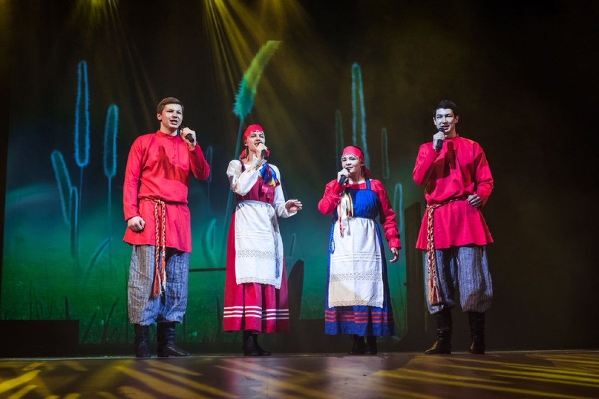 А мы продолжаем знакомить наших первокурсников с творческими коллективами Студенческого клуба ПГАТУ. Напоминаем, что 10 и 17 сентября в 18:00 в актовом зале главного корпуса состоятся организационные собрания. Первокурсники, мы очень ждем вас!