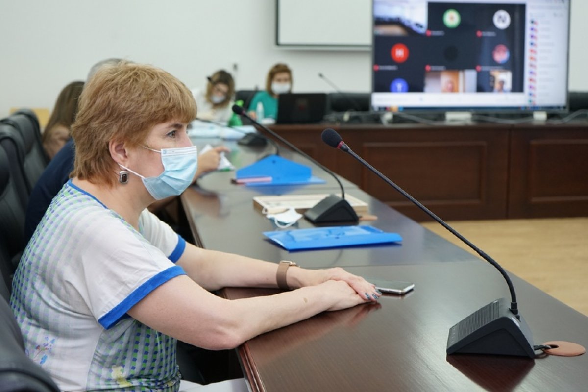 📄 "Коронавирус (Pandemic COVID-19): его экономические и социальные последствия, возможные сценарии преодоления" – под таким названием сегодня в КЧГУ начала работу всероссийская научная конференция. 📄 "Коронавирус (Pandemic COVID-19): его экономические и социальные последствия, возможные сценарии преодоления" – под таким названием сегодня в КЧГУ начала работу всероссийская научная конференция.