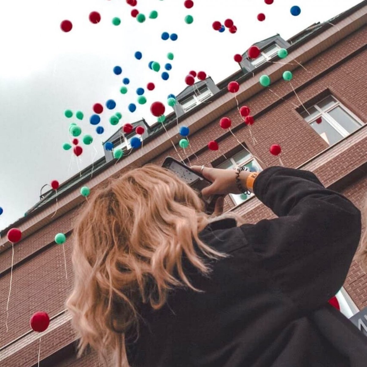 ПОСВЯТ. И ЧЕГО МНЕ ЖДАТЬ ?