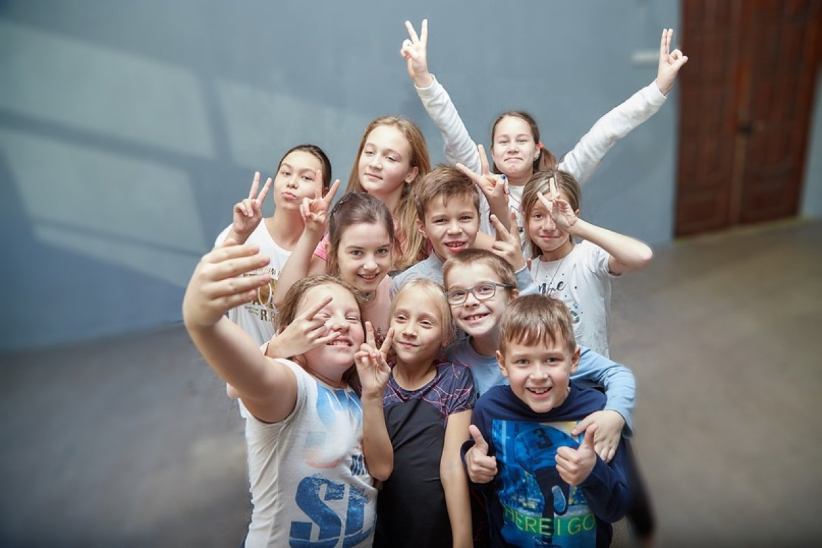Объявляем счастливый учебный год для детей в проекте Екатеринбургского театрального института «Детская сцена». Начало занятий — с 20 сентября!