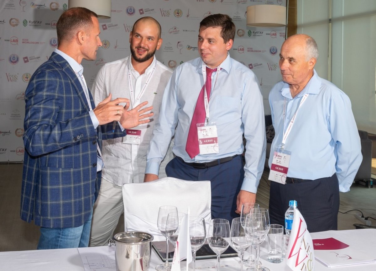🍸 Выступили экспертами на Russian Wines Competition 🍸 🍸 Выступили экспертами на Russian Wines Competition 🍸