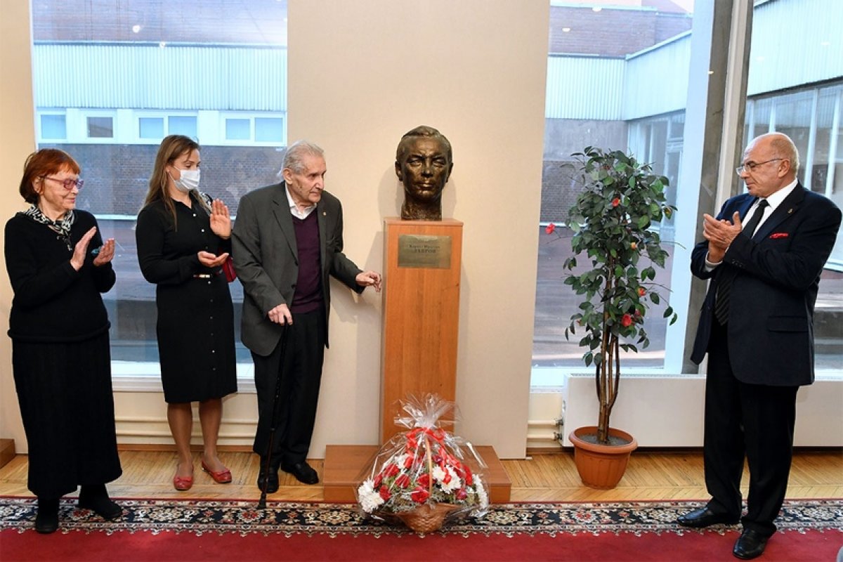 📌В Университете состоялась Торжественная церемония открытия скульптурного портрета Почетного доктора СПбГУП, народного артиста СССР Кирилла Юрьевича Лаврова 📌В Университете состоялась Торжественная церемония открытия скульптурного портрета Почетного доктора СПбГУП, народного артиста СССР Кирилла Юрьевича Лаврова