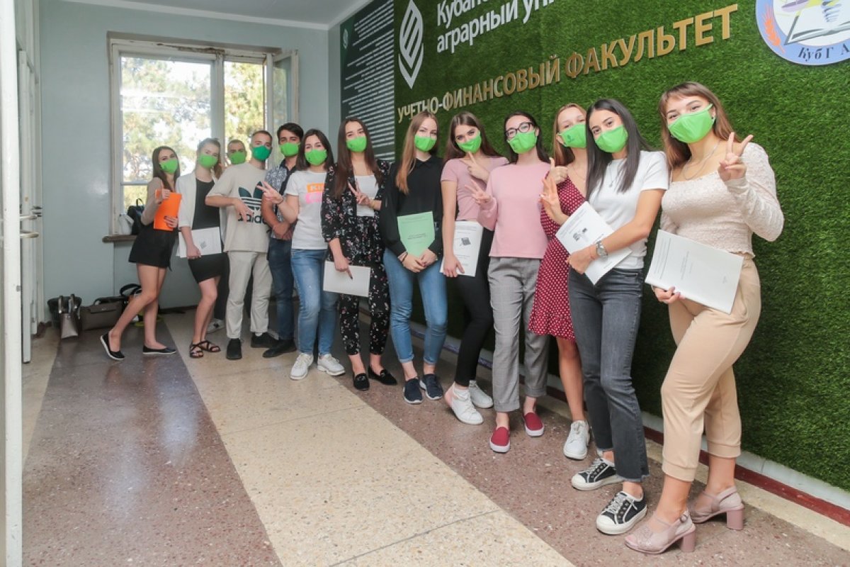 Уверены, вы рады вернуться к привычному ритму жизни так же сильно, как и мы 💚💚💚 С масками не расставайтесь, и тогда не придётся расставаться нам! Уверены, вы рады вернуться к привычному ритму жизни так же сильно, как и мы 💚💚💚 С масками не расставайтесь, и тогда не придётся расставаться нам!