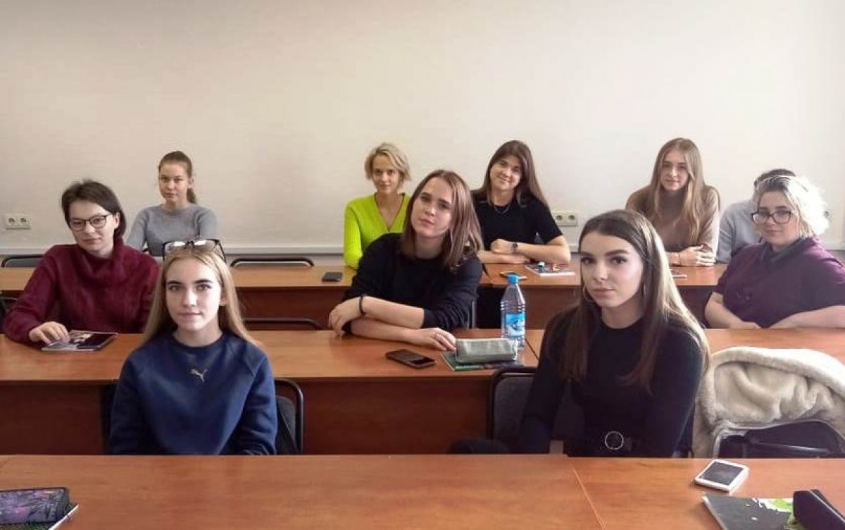 В НГУЭУ стартовал первый этап подготовки к ЕГЭ 📚📒📖