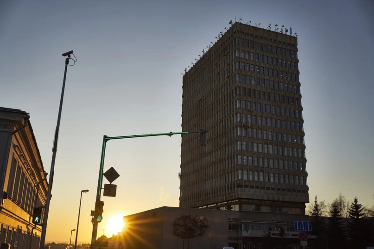 Профессор КФУ прокомментировал идею строительства завода на Луне 🌒