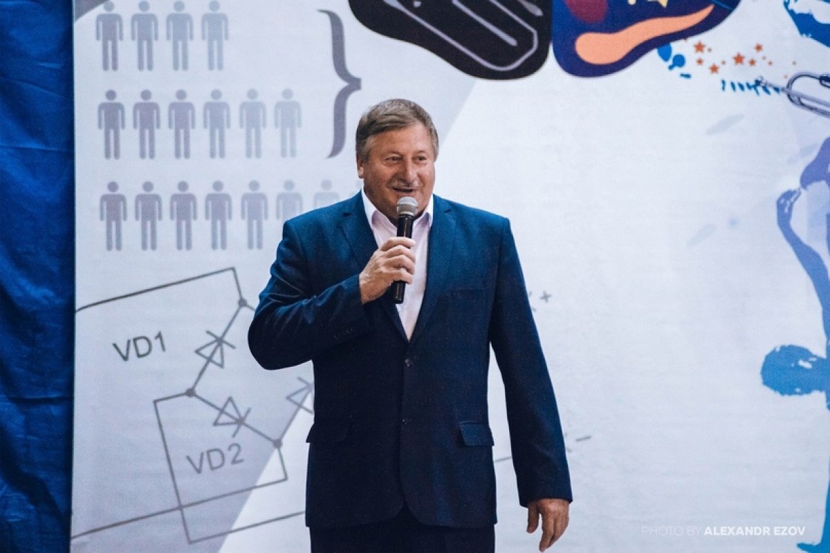 😔 Сегодня ушел из жизни один из самых светлых, добрых, выдающихся ученых университета - декан электротехнического факультета, кандидат технических наук, доцент Александр Михайлович Костыгов. 😔 Сегодня ушел из жизни один из самых светлых, добрых, выдающихся ученых университета - декан электротехнического факультета, кандидат технических наук, доцент Александр Михайлович Костыгов.