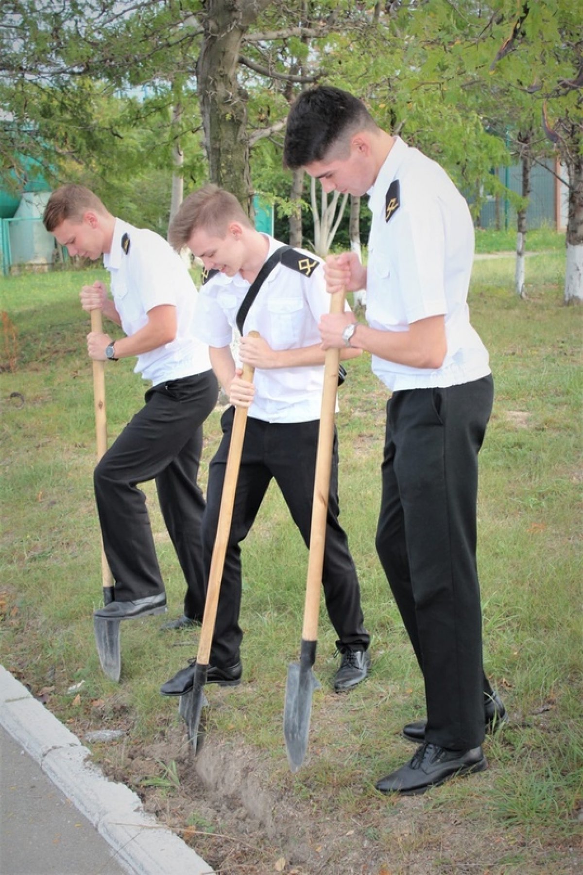 Кто не участвовал в «Большой приборке», тот никогда не учился в нашем вузе - это точно!