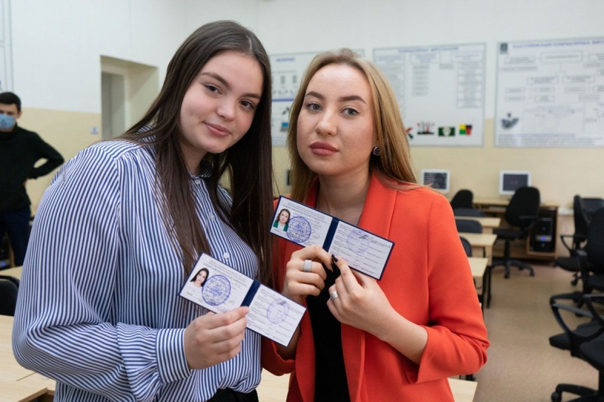 Первокурсников Сибирского юридического университета посвятили в студенты! Этот праздник состоялся
