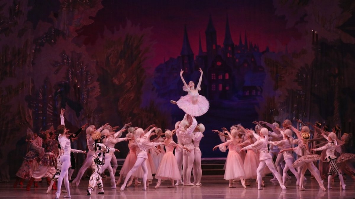 Учащиеся Академии готовятся к зимним «Щелкунчикам».