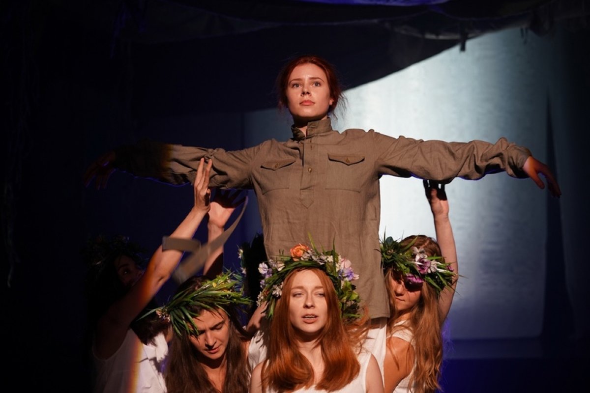 3 ноября в 19.00 представит премьеру спектакля «А зори здесь тихие…» в рамках Ежегодной всероссийской акции «Ночь искусств» онлайн 🖥