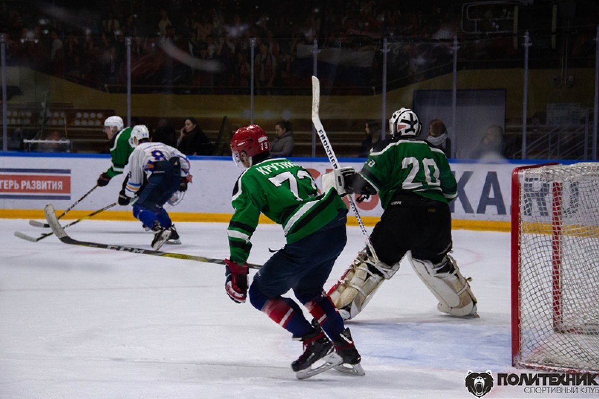 Политехник играет в хоккей! 🏒