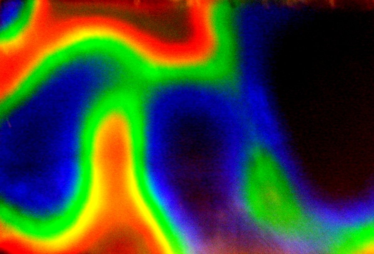 Градиентная термограмма стоячей электромагнитной волны в резонаторе СВЧ-печи