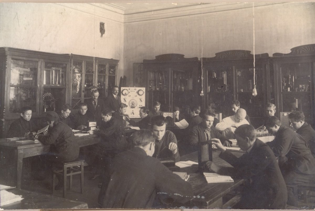 Институту математики, физики и информационных технологий ТГУ – 90 лет! ☺ В ноябре 1930-го года на торжественном собрании был открыт Агропединститут – один из предшественников ТГУ.