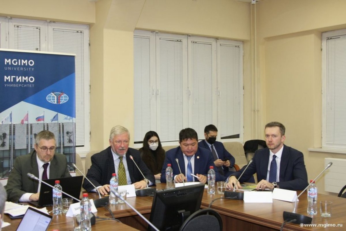 12 ноября Институт международных исследований МГИМО провел очно-заочные международные дебаты по текущим проблемам политического развития Центральной Азии и ее отношений с Россией