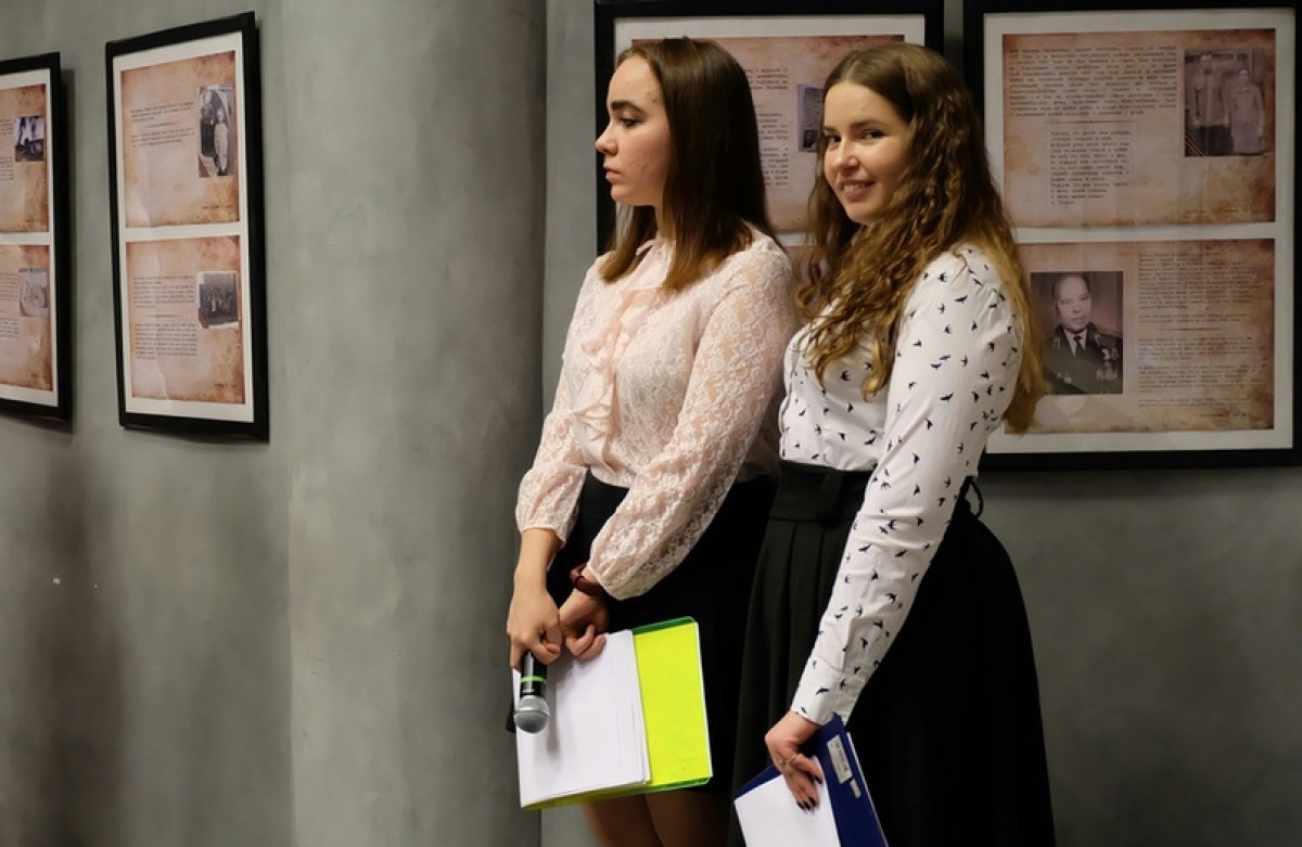 17 ноября в студенческом клубе состоялось открытие выставки «Переписка с прошлым: 41/20», посвященная юбилею Победы