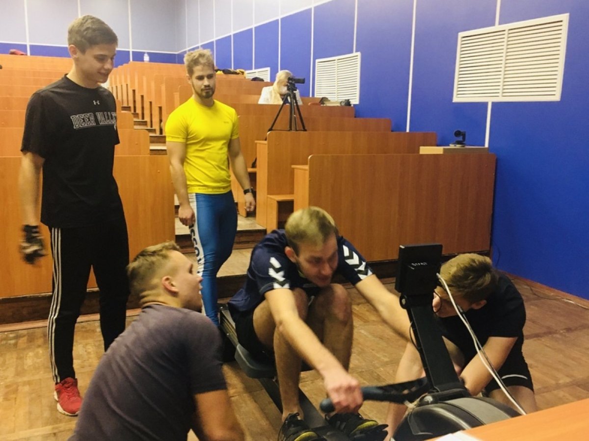 В золотой пятерке В золотой пятерке